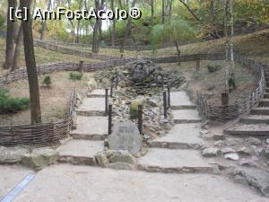 [P07] Șinca Veche - Izvorul Tămăduirii din incina mănăstirii rupestre. » foto by iulianic
 - 
<span class="allrVoted glyphicon glyphicon-heart hidden" id="av1333709"></span>
<a class="m-l-10 hidden" id="sv1333709" onclick="voting_Foto_DelVot(,1333709,19238)" role="button">șterge vot <span class="glyphicon glyphicon-remove"></span></a>
<a id="v91333709" class=" c-red"  onclick="voting_Foto_SetVot(1333709)" role="button"><span class="glyphicon glyphicon-heart-empty"></span> <b>LIKE</b> = Votează poza</a> <img class="hidden"  id="f1333709W9" src="/imagini/loader.gif" border="0" /><span class="AjErrMes hidden" id="e1333709ErM"></span>