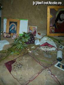 [P19] Sinca Veche - Templul Ursitelor - obiecte in templu » foto by magdalena
 - 
<span class="allrVoted glyphicon glyphicon-heart hidden" id="av215768"></span>
<a class="m-l-10 hidden" id="sv215768" onclick="voting_Foto_DelVot(,215768,19238)" role="button">șterge vot <span class="glyphicon glyphicon-remove"></span></a>
<a id="v9215768" class=" c-red"  onclick="voting_Foto_SetVot(215768)" role="button"><span class="glyphicon glyphicon-heart-empty"></span> <b>LIKE</b> = Votează poza</a> <img class="hidden"  id="f215768W9" src="/imagini/loader.gif" border="0" /><span class="AjErrMes hidden" id="e215768ErM"></span>