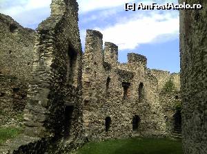 [P03] Cetatea Câlnic, detaliu al zidului interior si apoi zidul de apărare propriu zis.  » foto by FlorinAndrei
 - 
<span class="allrVoted glyphicon glyphicon-heart hidden" id="av614407"></span>
<a class="m-l-10 hidden" id="sv614407" onclick="voting_Foto_DelVot(,614407,19242)" role="button">șterge vot <span class="glyphicon glyphicon-remove"></span></a>
<a id="v9614407" class=" c-red"  onclick="voting_Foto_SetVot(614407)" role="button"><span class="glyphicon glyphicon-heart-empty"></span> <b>LIKE</b> = Votează poza</a> <img class="hidden"  id="f614407W9" src="/imagini/loader.gif" border="0" /><span class="AjErrMes hidden" id="e614407ErM"></span>