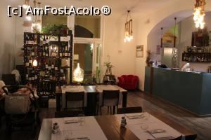 [P27] Ravenna, Radici, Cucina e Cantina, Barul și Expoziția de vinuri » foto by mprofeanu
 - 
<span class="allrVoted glyphicon glyphicon-heart hidden" id="av1344466"></span>
<a class="m-l-10 hidden" id="sv1344466" onclick="voting_Foto_DelVot(,1344466,19245)" role="button">șterge vot <span class="glyphicon glyphicon-remove"></span></a>
<a id="v91344466" class=" c-red"  onclick="voting_Foto_SetVot(1344466)" role="button"><span class="glyphicon glyphicon-heart-empty"></span> <b>LIKE</b> = Votează poza</a> <img class="hidden"  id="f1344466W9" src="/imagini/loader.gif" border="0" /><span class="AjErrMes hidden" id="e1344466ErM"></span>