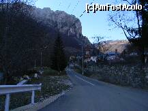 [P03] Mănăstirea Râmeţ - mănăstirea văzută de pe pod. » foto by creivean
 - 
<span class="allrVoted glyphicon glyphicon-heart hidden" id="av173236"></span>
<a class="m-l-10 hidden" id="sv173236" onclick="voting_Foto_DelVot(,173236,19281)" role="button">șterge vot <span class="glyphicon glyphicon-remove"></span></a>
<a id="v9173236" class=" c-red"  onclick="voting_Foto_SetVot(173236)" role="button"><span class="glyphicon glyphicon-heart-empty"></span> <b>LIKE</b> = Votează poza</a> <img class="hidden"  id="f173236W9" src="/imagini/loader.gif" border="0" /><span class="AjErrMes hidden" id="e173236ErM"></span>