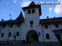 [P04] Mănăstirea Râmeţ - intrarea în mănăstire. » foto by creivean
 - 
<span class="allrVoted glyphicon glyphicon-heart hidden" id="av173237"></span>
<a class="m-l-10 hidden" id="sv173237" onclick="voting_Foto_DelVot(,173237,19281)" role="button">șterge vot <span class="glyphicon glyphicon-remove"></span></a>
<a id="v9173237" class=" c-red"  onclick="voting_Foto_SetVot(173237)" role="button"><span class="glyphicon glyphicon-heart-empty"></span> <b>LIKE</b> = Votează poza</a> <img class="hidden"  id="f173237W9" src="/imagini/loader.gif" border="0" /><span class="AjErrMes hidden" id="e173237ErM"></span>
