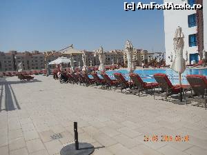 [P14] Piscina.  » foto by rora
 - 
<span class="allrVoted glyphicon glyphicon-heart hidden" id="av665913"></span>
<a class="m-l-10 hidden" id="sv665913" onclick="voting_Foto_DelVot(,665913,19292)" role="button">șterge vot <span class="glyphicon glyphicon-remove"></span></a>
<a id="v9665913" class=" c-red"  onclick="voting_Foto_SetVot(665913)" role="button"><span class="glyphicon glyphicon-heart-empty"></span> <b>LIKE</b> = Votează poza</a> <img class="hidden"  id="f665913W9" src="/imagini/loader.gif" border="0" /><span class="AjErrMes hidden" id="e665913ErM"></span>