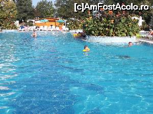 [P04] Piscina mare » foto by scsebby
 - 
<span class="allrVoted glyphicon glyphicon-heart hidden" id="av666240"></span>
<a class="m-l-10 hidden" id="sv666240" onclick="voting_Foto_DelVot(,666240,19301)" role="button">șterge vot <span class="glyphicon glyphicon-remove"></span></a>
<a id="v9666240" class=" c-red"  onclick="voting_Foto_SetVot(666240)" role="button"><span class="glyphicon glyphicon-heart-empty"></span> <b>LIKE</b> = Votează poza</a> <img class="hidden"  id="f666240W9" src="/imagini/loader.gif" border="0" /><span class="AjErrMes hidden" id="e666240ErM"></span>