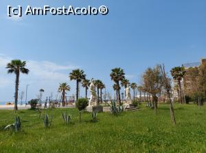 [P22] Gladiatori luptandu-se langa faleza din Durres » foto by raducondurache
 - 
<span class="allrVoted glyphicon glyphicon-heart hidden" id="av1294903"></span>
<a class="m-l-10 hidden" id="sv1294903" onclick="voting_Foto_DelVot(,1294903,19306)" role="button">șterge vot <span class="glyphicon glyphicon-remove"></span></a>
<a id="v91294903" class=" c-red"  onclick="voting_Foto_SetVot(1294903)" role="button"><span class="glyphicon glyphicon-heart-empty"></span> <b>LIKE</b> = Votează poza</a> <img class="hidden"  id="f1294903W9" src="/imagini/loader.gif" border="0" /><span class="AjErrMes hidden" id="e1294903ErM"></span>