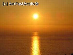 [P30] Un superb apus de soare in Athani, Lefkada, la doar 15 minute de mers cu masina spre Porto Katsiki » foto by mikulis
 - 
<span class="allrVoted glyphicon glyphicon-heart hidden" id="av759558"></span>
<a class="m-l-10 hidden" id="sv759558" onclick="voting_Foto_DelVot(,759558,19315)" role="button">șterge vot <span class="glyphicon glyphicon-remove"></span></a>
<a id="v9759558" class=" c-red"  onclick="voting_Foto_SetVot(759558)" role="button"><span class="glyphicon glyphicon-heart-empty"></span> <b>LIKE</b> = Votează poza</a> <img class="hidden"  id="f759558W9" src="/imagini/loader.gif" border="0" /><span class="AjErrMes hidden" id="e759558ErM"></span>