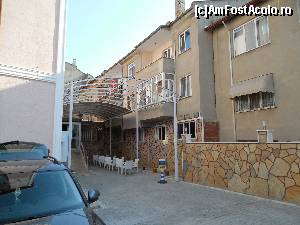 [P01] Intrare hotel din parcarea interioara » foto by narcisa
 - 
<span class="allrVoted glyphicon glyphicon-heart hidden" id="av668960"></span>
<a class="m-l-10 hidden" id="sv668960" onclick="voting_Foto_DelVot(,668960,19331)" role="button">șterge vot <span class="glyphicon glyphicon-remove"></span></a>
<a id="v9668960" class=" c-red"  onclick="voting_Foto_SetVot(668960)" role="button"><span class="glyphicon glyphicon-heart-empty"></span> <b>LIKE</b> = Votează poza</a> <img class="hidden"  id="f668960W9" src="/imagini/loader.gif" border="0" /><span class="AjErrMes hidden" id="e668960ErM"></span>