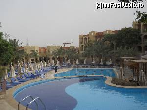 [P22] piscine hotel » foto by MoniQ69
 - 
<span class="allrVoted glyphicon glyphicon-heart hidden" id="av671706"></span>
<a class="m-l-10 hidden" id="sv671706" onclick="voting_Foto_DelVot(,671706,19351)" role="button">șterge vot <span class="glyphicon glyphicon-remove"></span></a>
<a id="v9671706" class=" c-red"  onclick="voting_Foto_SetVot(671706)" role="button"><span class="glyphicon glyphicon-heart-empty"></span> <b>LIKE</b> = Votează poza</a> <img class="hidden"  id="f671706W9" src="/imagini/loader.gif" border="0" /><span class="AjErrMes hidden" id="e671706ErM"></span>
