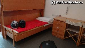 [P06] Poza este facuta din dreptul usii de la intarea in apartament. Se vad paturile suprapuse si biroul.  » foto by Camelia19
 - 
<span class="allrVoted glyphicon glyphicon-heart hidden" id="av672859"></span>
<a class="m-l-10 hidden" id="sv672859" onclick="voting_Foto_DelVot(,672859,19383)" role="button">șterge vot <span class="glyphicon glyphicon-remove"></span></a>
<a id="v9672859" class=" c-red"  onclick="voting_Foto_SetVot(672859)" role="button"><span class="glyphicon glyphicon-heart-empty"></span> <b>LIKE</b> = Votează poza</a> <img class="hidden"  id="f672859W9" src="/imagini/loader.gif" border="0" /><span class="AjErrMes hidden" id="e672859ErM"></span>