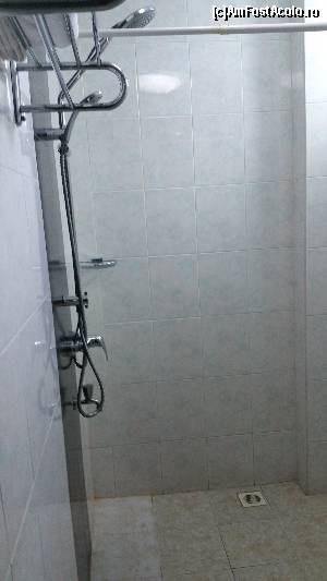 [P08] prin camera de hotel » foto by robert
 - 
<span class="allrVoted glyphicon glyphicon-heart hidden" id="av673483"></span>
<a class="m-l-10 hidden" id="sv673483" onclick="voting_Foto_DelVot(,673483,19391)" role="button">șterge vot <span class="glyphicon glyphicon-remove"></span></a>
<a id="v9673483" class=" c-red"  onclick="voting_Foto_SetVot(673483)" role="button"><span class="glyphicon glyphicon-heart-empty"></span> <b>LIKE</b> = Votează poza</a> <img class="hidden"  id="f673483W9" src="/imagini/loader.gif" border="0" /><span class="AjErrMes hidden" id="e673483ErM"></span>