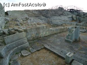 [P18] resturile unei biserici medievale, altarul insa apartine culturii trace si este acoperit de inscriptiile celor pe care istoria i-a catalogat drept '
analfabeti' » foto by buterfly*
 - 
<span class="allrVoted glyphicon glyphicon-heart hidden" id="av859317"></span>
<a class="m-l-10 hidden" id="sv859317" onclick="voting_Foto_DelVot(,859317,19401)" role="button">șterge vot <span class="glyphicon glyphicon-remove"></span></a>
<a id="v9859317" class=" c-red"  onclick="voting_Foto_SetVot(859317)" role="button"><span class="glyphicon glyphicon-heart-empty"></span> <b>LIKE</b> = Votează poza</a> <img class="hidden"  id="f859317W9" src="/imagini/loader.gif" border="0" /><span class="AjErrMes hidden" id="e859317ErM"></span>