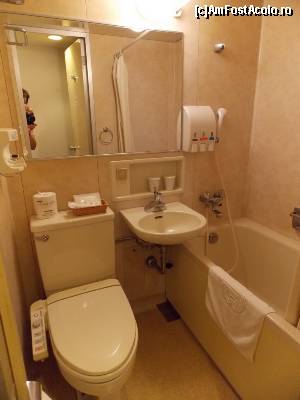 [P13] Shin-Osaka, hotelul New Osaka, baia dotată cu tot ce trebuie, inclusiv oglinda...  » foto by mprofeanu
 - 
<span class="allrVoted glyphicon glyphicon-heart hidden" id="av674876"></span>
<a class="m-l-10 hidden" id="sv674876" onclick="voting_Foto_DelVot(,674876,19411)" role="button">șterge vot <span class="glyphicon glyphicon-remove"></span></a>
<a id="v9674876" class=" c-red"  onclick="voting_Foto_SetVot(674876)" role="button"><span class="glyphicon glyphicon-heart-empty"></span> <b>LIKE</b> = Votează poza</a> <img class="hidden"  id="f674876W9" src="/imagini/loader.gif" border="0" /><span class="AjErrMes hidden" id="e674876ErM"></span>