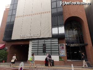 [P16] Shin-Osaka, hotelul New Osaka la plecare » foto by mprofeanu
 - 
<span class="allrVoted glyphicon glyphicon-heart hidden" id="av674881"></span>
<a class="m-l-10 hidden" id="sv674881" onclick="voting_Foto_DelVot(,674881,19411)" role="button">șterge vot <span class="glyphicon glyphicon-remove"></span></a>
<a id="v9674881" class=" c-red"  onclick="voting_Foto_SetVot(674881)" role="button"><span class="glyphicon glyphicon-heart-empty"></span> <b>LIKE</b> = Votează poza</a> <img class="hidden"  id="f674881W9" src="/imagini/loader.gif" border="0" /><span class="AjErrMes hidden" id="e674881ErM"></span>