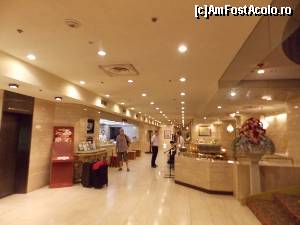 [P07] Shin-Osaka, hotelul New Osaka, vedere generală asupra recepției » foto by mprofeanu
 - 
<span class="allrVoted glyphicon glyphicon-heart hidden" id="av674861"></span>
<a class="m-l-10 hidden" id="sv674861" onclick="voting_Foto_DelVot(,674861,19411)" role="button">șterge vot <span class="glyphicon glyphicon-remove"></span></a>
<a id="v9674861" class=" c-red"  onclick="voting_Foto_SetVot(674861)" role="button"><span class="glyphicon glyphicon-heart-empty"></span> <b>LIKE</b> = Votează poza</a> <img class="hidden"  id="f674861W9" src="/imagini/loader.gif" border="0" /><span class="AjErrMes hidden" id="e674861ErM"></span>
