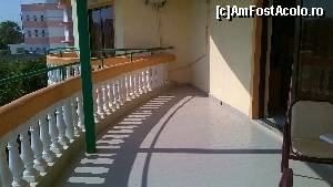 [P17] Balconul nostru şi celălalt, mult mai modest.  » foto by maryka
 - 
<span class="allrVoted glyphicon glyphicon-heart hidden" id="av676376"></span>
<a class="m-l-10 hidden" id="sv676376" onclick="voting_Foto_DelVot(,676376,19435)" role="button">șterge vot <span class="glyphicon glyphicon-remove"></span></a>
<a id="v9676376" class=" c-red"  onclick="voting_Foto_SetVot(676376)" role="button"><span class="glyphicon glyphicon-heart-empty"></span> <b>LIKE</b> = Votează poza</a> <img class="hidden"  id="f676376W9" src="/imagini/loader.gif" border="0" /><span class="AjErrMes hidden" id="e676376ErM"></span>