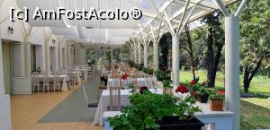 [P38] Terasa restaurantului, într-un cadru natural deosebit » foto by gettyy
 - 
<span class="allrVoted glyphicon glyphicon-heart hidden" id="av1165276"></span>
<a class="m-l-10 hidden" id="sv1165276" onclick="voting_Foto_DelVot(,1165276,19447)" role="button">șterge vot <span class="glyphicon glyphicon-remove"></span></a>
<a id="v91165276" class=" c-red"  onclick="voting_Foto_SetVot(1165276)" role="button"><span class="glyphicon glyphicon-heart-empty"></span> <b>LIKE</b> = Votează poza</a> <img class="hidden"  id="f1165276W9" src="/imagini/loader.gif" border="0" /><span class="AjErrMes hidden" id="e1165276ErM"></span>