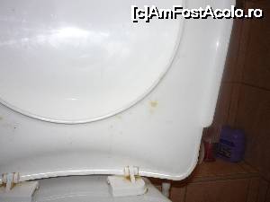 [P05] toaleta neigienizata » foto by catana*
 - 
<span class="allrVoted glyphicon glyphicon-heart hidden" id="av679238"></span>
<a class="m-l-10 hidden" id="sv679238" onclick="voting_Foto_DelVot(,679238,19467)" role="button">șterge vot <span class="glyphicon glyphicon-remove"></span></a>
<a id="v9679238" class=" c-red"  onclick="voting_Foto_SetVot(679238)" role="button"><span class="glyphicon glyphicon-heart-empty"></span> <b>LIKE</b> = Votează poza</a> <img class="hidden"  id="f679238W9" src="/imagini/loader.gif" border="0" /><span class="AjErrMes hidden" id="e679238ErM"></span>