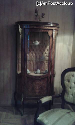 [P06] Vitrina in living » foto by Aurici
 - 
<span class="allrVoted glyphicon glyphicon-heart hidden" id="av679846"></span>
<a class="m-l-10 hidden" id="sv679846" onclick="voting_Foto_DelVot(,679846,19478)" role="button">șterge vot <span class="glyphicon glyphicon-remove"></span></a>
<a id="v9679846" class=" c-red"  onclick="voting_Foto_SetVot(679846)" role="button"><span class="glyphicon glyphicon-heart-empty"></span> <b>LIKE</b> = Votează poza</a> <img class="hidden"  id="f679846W9" src="/imagini/loader.gif" border="0" /><span class="AjErrMes hidden" id="e679846ErM"></span>