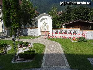 [P118] Waidrimg : în cimitirul Bisericii Sfântul Vituș și Sfântul Nicolae » foto by mariana.olaru
 - 
<span class="allrVoted glyphicon glyphicon-heart hidden" id="av681036"></span>
<a class="m-l-10 hidden" id="sv681036" onclick="voting_Foto_DelVot(,681036,19484)" role="button">șterge vot <span class="glyphicon glyphicon-remove"></span></a>
<a id="v9681036" class=" c-red"  onclick="voting_Foto_SetVot(681036)" role="button"><span class="glyphicon glyphicon-heart-empty"></span> <b>LIKE</b> = Votează poza</a> <img class="hidden"  id="f681036W9" src="/imagini/loader.gif" border="0" /><span class="AjErrMes hidden" id="e681036ErM"></span>