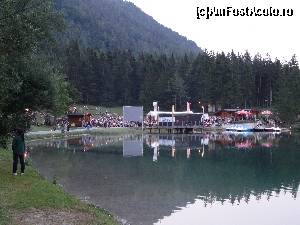 [P163] Împrejurimi Waidring : lacul Pillersee și locul serbării câmpenești » foto by mariana.olaru
 - 
<span class="allrVoted glyphicon glyphicon-heart hidden" id="av681084"></span>
<a class="m-l-10 hidden" id="sv681084" onclick="voting_Foto_DelVot(,681084,19484)" role="button">șterge vot <span class="glyphicon glyphicon-remove"></span></a>
<a id="v9681084" class=" c-red"  onclick="voting_Foto_SetVot(681084)" role="button"><span class="glyphicon glyphicon-heart-empty"></span> <b>LIKE</b> = Votează poza</a> <img class="hidden"  id="f681084W9" src="/imagini/loader.gif" border="0" /><span class="AjErrMes hidden" id="e681084ErM"></span>