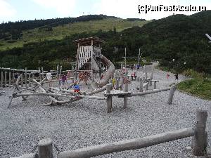 [P214] Steinplatte Waidrimg: Trassic Parc în zona Triassic trail » foto by mariana.olaru
 - 
<span class="allrVoted glyphicon glyphicon-heart hidden" id="av681158"></span>
<a class="m-l-10 hidden" id="sv681158" onclick="voting_Foto_DelVot(,681158,19484)" role="button">șterge vot <span class="glyphicon glyphicon-remove"></span></a>
<a id="v9681158" class=" c-red"  onclick="voting_Foto_SetVot(681158)" role="button"><span class="glyphicon glyphicon-heart-empty"></span> <b>LIKE</b> = Votează poza</a> <img class="hidden"  id="f681158W9" src="/imagini/loader.gif" border="0" /><span class="AjErrMes hidden" id="e681158ErM"></span>