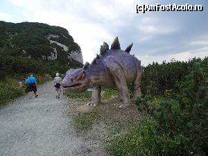 [P215] Steinplatte Waidrimg: Trassic Parc în zona Triassic trail-Stegosaurus » foto by mariana.olaru
 - 
<span class="allrVoted glyphicon glyphicon-heart hidden" id="av681160"></span>
<a class="m-l-10 hidden" id="sv681160" onclick="voting_Foto_DelVot(,681160,19484)" role="button">șterge vot <span class="glyphicon glyphicon-remove"></span></a>
<a id="v9681160" class=" c-red"  onclick="voting_Foto_SetVot(681160)" role="button"><span class="glyphicon glyphicon-heart-empty"></span> <b>LIKE</b> = Votează poza</a> <img class="hidden"  id="f681160W9" src="/imagini/loader.gif" border="0" /><span class="AjErrMes hidden" id="e681160ErM"></span>