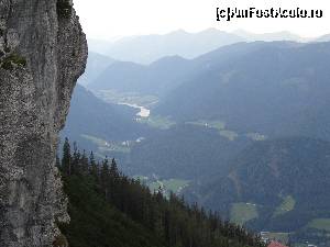 [P224] Steinplatte Waidrimg: Trassic Parc, panoramă din zona platormei suspendate (Aussichtsplattform). În plan îndepărtat se vede lacul Pillersee » foto by mariana.olaru
 - 
<span class="allrVoted glyphicon glyphicon-heart hidden" id="av681171"></span>
<a class="m-l-10 hidden" id="sv681171" onclick="voting_Foto_DelVot(,681171,19484)" role="button">șterge vot <span class="glyphicon glyphicon-remove"></span></a>
<a id="v9681171" class=" c-red"  onclick="voting_Foto_SetVot(681171)" role="button"><span class="glyphicon glyphicon-heart-empty"></span> <b>LIKE</b> = Votează poza</a> <img class="hidden"  id="f681171W9" src="/imagini/loader.gif" border="0" /><span class="AjErrMes hidden" id="e681171ErM"></span>
