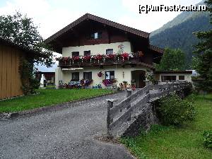 [P42] Austria, Waidring : din colecția de vile a localității » foto by mariana.olaru
 - 
<span class="allrVoted glyphicon glyphicon-heart hidden" id="av680929"></span>
<a class="m-l-10 hidden" id="sv680929" onclick="voting_Foto_DelVot(,680929,19484)" role="button">șterge vot <span class="glyphicon glyphicon-remove"></span></a>
<a id="v9680929" class=" c-red"  onclick="voting_Foto_SetVot(680929)" role="button"><span class="glyphicon glyphicon-heart-empty"></span> <b>LIKE</b> = Votează poza</a> <img class="hidden"  id="f680929W9" src="/imagini/loader.gif" border="0" /><span class="AjErrMes hidden" id="e680929ErM"></span>