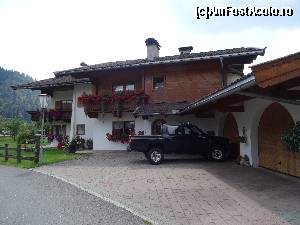 [P47] Austria, Waidring : din colecția de vile a localității » foto by mariana.olaru
 - 
<span class="allrVoted glyphicon glyphicon-heart hidden" id="av680934"></span>
<a class="m-l-10 hidden" id="sv680934" onclick="voting_Foto_DelVot(,680934,19484)" role="button">șterge vot <span class="glyphicon glyphicon-remove"></span></a>
<a id="v9680934" class=" c-red"  onclick="voting_Foto_SetVot(680934)" role="button"><span class="glyphicon glyphicon-heart-empty"></span> <b>LIKE</b> = Votează poza</a> <img class="hidden"  id="f680934W9" src="/imagini/loader.gif" border="0" /><span class="AjErrMes hidden" id="e680934ErM"></span>