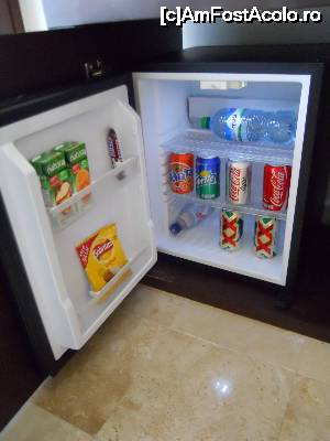 [P17] ceea ce am gasit in minibar » foto by alle4295
 - 
<span class="allrVoted glyphicon glyphicon-heart hidden" id="av683896"></span>
<a class="m-l-10 hidden" id="sv683896" onclick="voting_Foto_DelVot(,683896,19528)" role="button">șterge vot <span class="glyphicon glyphicon-remove"></span></a>
<a id="v9683896" class=" c-red"  onclick="voting_Foto_SetVot(683896)" role="button"><span class="glyphicon glyphicon-heart-empty"></span> <b>LIKE</b> = Votează poza</a> <img class="hidden"  id="f683896W9" src="/imagini/loader.gif" border="0" /><span class="AjErrMes hidden" id="e683896ErM"></span>