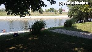 [P13] Plaja din fața pensiunii Kisviza Vendégház din orașul Baja, Ungaria.  » foto by traian.leuca †
 - 
<span class="allrVoted glyphicon glyphicon-heart hidden" id="av690527"></span>
<a class="m-l-10 hidden" id="sv690527" onclick="voting_Foto_DelVot(,690527,19623)" role="button">șterge vot <span class="glyphicon glyphicon-remove"></span></a>
<a id="v9690527" class=" c-red"  onclick="voting_Foto_SetVot(690527)" role="button"><span class="glyphicon glyphicon-heart-empty"></span> <b>LIKE</b> = Votează poza</a> <img class="hidden"  id="f690527W9" src="/imagini/loader.gif" border="0" /><span class="AjErrMes hidden" id="e690527ErM"></span>