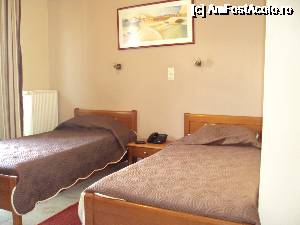 [P17] Camera de hotel: paturile şi noptiera.  » foto by Carmen Ion
 - 
<span class="allrVoted glyphicon glyphicon-heart hidden" id="av690966"></span>
<a class="m-l-10 hidden" id="sv690966" onclick="voting_Foto_DelVot(,690966,19637)" role="button">șterge vot <span class="glyphicon glyphicon-remove"></span></a>
<a id="v9690966" class=" c-red"  onclick="voting_Foto_SetVot(690966)" role="button"><span class="glyphicon glyphicon-heart-empty"></span> <b>LIKE</b> = Votează poza</a> <img class="hidden"  id="f690966W9" src="/imagini/loader.gif" border="0" /><span class="AjErrMes hidden" id="e690966ErM"></span>