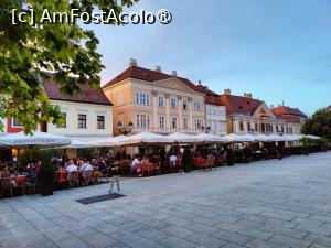 [P27] Piața Szechenyi; terasele de pe latura nordică » foto by crismis
 - 
<span class="allrVoted glyphicon glyphicon-heart hidden" id="av1400698"></span>
<a class="m-l-10 hidden" id="sv1400698" onclick="voting_Foto_DelVot(,1400698,19654)" role="button">șterge vot <span class="glyphicon glyphicon-remove"></span></a>
<a id="v91400698" class=" c-red"  onclick="voting_Foto_SetVot(1400698)" role="button"><span class="glyphicon glyphicon-heart-empty"></span> <b>LIKE</b> = Votează poza</a> <img class="hidden"  id="f1400698W9" src="/imagini/loader.gif" border="0" /><span class="AjErrMes hidden" id="e1400698ErM"></span>