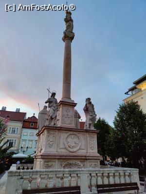 [P28] Piața Szechenyi; monumentul Fecioarei Maria » foto by crismis
 - 
<span class="allrVoted glyphicon glyphicon-heart hidden" id="av1400699"></span>
<a class="m-l-10 hidden" id="sv1400699" onclick="voting_Foto_DelVot(,1400699,19654)" role="button">șterge vot <span class="glyphicon glyphicon-remove"></span></a>
<a id="v91400699" class=" c-red"  onclick="voting_Foto_SetVot(1400699)" role="button"><span class="glyphicon glyphicon-heart-empty"></span> <b>LIKE</b> = Votează poza</a> <img class="hidden"  id="f1400699W9" src="/imagini/loader.gif" border="0" /><span class="AjErrMes hidden" id="e1400699ErM"></span>