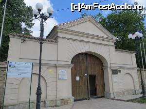 [P01] Poartă de acces - Palatul domnesc „Al. I. Cuza”, Ruginoasa, Iași.  » foto by tata123 🔱
 - 
<span class="allrVoted glyphicon glyphicon-heart hidden" id="av692067"></span>
<a class="m-l-10 hidden" id="sv692067" onclick="voting_Foto_DelVot(,692067,19658)" role="button">șterge vot <span class="glyphicon glyphicon-remove"></span></a>
<a id="v9692067" class=" c-red"  onclick="voting_Foto_SetVot(692067)" role="button"><span class="glyphicon glyphicon-heart-empty"></span> <b>LIKE</b> = Votează poza</a> <img class="hidden"  id="f692067W9" src="/imagini/loader.gif" border="0" /><span class="AjErrMes hidden" id="e692067ErM"></span>