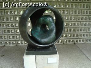 [P31] Barbara Hepworth-sculptură abstractă » foto by mireille
 - 
<span class="allrVoted glyphicon glyphicon-heart hidden" id="av1159424"></span>
<a class="m-l-10 hidden" id="sv1159424" onclick="voting_Foto_DelVot(,1159424,19676)" role="button">șterge vot <span class="glyphicon glyphicon-remove"></span></a>
<a id="v91159424" class=" c-red"  onclick="voting_Foto_SetVot(1159424)" role="button"><span class="glyphicon glyphicon-heart-empty"></span> <b>LIKE</b> = Votează poza</a> <img class="hidden"  id="f1159424W9" src="/imagini/loader.gif" border="0" /><span class="AjErrMes hidden" id="e1159424ErM"></span>