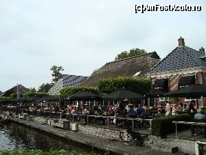[P14] Restaurantul de Grachtof... are si un ponton unde vin barcile sa acosteze » foto by mireille
 - 
<span class="allrVoted glyphicon glyphicon-heart hidden" id="av603017"></span>
<a class="m-l-10 hidden" id="sv603017" onclick="voting_Foto_DelVot(,603017,19677)" role="button">șterge vot <span class="glyphicon glyphicon-remove"></span></a>
<a id="v9603017" class=" c-red"  onclick="voting_Foto_SetVot(603017)" role="button"><span class="glyphicon glyphicon-heart-empty"></span> <b>LIKE</b> = Votează poza</a> <img class="hidden"  id="f603017W9" src="/imagini/loader.gif" border="0" /><span class="AjErrMes hidden" id="e603017ErM"></span>