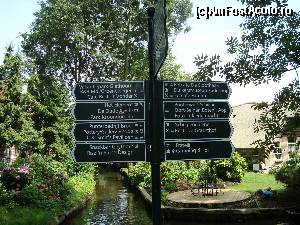 [P04] Intrarea in Giethoorn, indicatorul e langa un pod... mergem si la stanga si la dreapta pietonal pe carare » foto by mireille
 - 
<span class="allrVoted glyphicon glyphicon-heart hidden" id="av603007"></span>
<a class="m-l-10 hidden" id="sv603007" onclick="voting_Foto_DelVot(,603007,19677)" role="button">șterge vot <span class="glyphicon glyphicon-remove"></span></a>
<a id="v9603007" class=" c-red"  onclick="voting_Foto_SetVot(603007)" role="button"><span class="glyphicon glyphicon-heart-empty"></span> <b>LIKE</b> = Votează poza</a> <img class="hidden"  id="f603007W9" src="/imagini/loader.gif" border="0" /><span class="AjErrMes hidden" id="e603007ErM"></span>