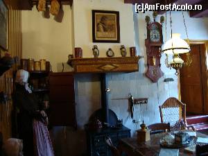 [P16] Sufrageria unde se intalnea familia, ceas frizian pe perete » foto by mireille
 - 
<span class="allrVoted glyphicon glyphicon-heart hidden" id="av610772"></span>
<a class="m-l-10 hidden" id="sv610772" onclick="voting_Foto_DelVot(,610772,19677)" role="button">șterge vot <span class="glyphicon glyphicon-remove"></span></a>
<a id="v9610772" class=" c-red"  onclick="voting_Foto_SetVot(610772)" role="button"><span class="glyphicon glyphicon-heart-empty"></span> <b>LIKE</b> = Votează poza</a> <img class="hidden"  id="f610772W9" src="/imagini/loader.gif" border="0" /><span class="AjErrMes hidden" id="e610772ErM"></span>