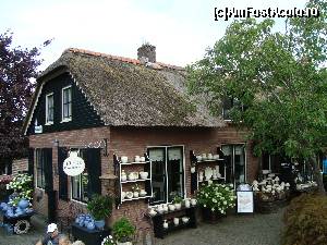 [P24] Muzeul local Rhoda cu ceramica locala din Giethoorn » foto by mireille
 - 
<span class="allrVoted glyphicon glyphicon-heart hidden" id="av610782"></span>
<a class="m-l-10 hidden" id="sv610782" onclick="voting_Foto_DelVot(,610782,19677)" role="button">șterge vot <span class="glyphicon glyphicon-remove"></span></a>
<a id="v9610782" class=" c-red"  onclick="voting_Foto_SetVot(610782)" role="button"><span class="glyphicon glyphicon-heart-empty"></span> <b>LIKE</b> = Votează poza</a> <img class="hidden"  id="f610782W9" src="/imagini/loader.gif" border="0" /><span class="AjErrMes hidden" id="e610782ErM"></span>