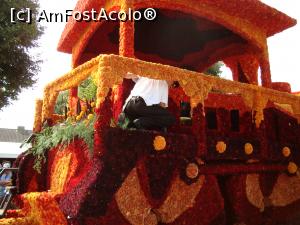 [P23] Sint Jansklooster -parada floriloe e pregatita efectiv cu 6 luni inainte, prim munca satenilor.  » foto by mireille
 - 
<span class="allrVoted glyphicon glyphicon-heart hidden" id="av845877"></span>
<a class="m-l-10 hidden" id="sv845877" onclick="voting_Foto_DelVot(,845877,19677)" role="button">șterge vot <span class="glyphicon glyphicon-remove"></span></a>
<a id="v9845877" class=" c-red"  onclick="voting_Foto_SetVot(845877)" role="button"><span class="glyphicon glyphicon-heart-empty"></span> <b>LIKE</b> = Votează poza</a> <img class="hidden"  id="f845877W9" src="/imagini/loader.gif" border="0" /><span class="AjErrMes hidden" id="e845877ErM"></span>