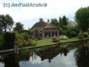[P12] Satul lacustru e o copie în miniatură a fratelui mare de la Giethoorn.  » foto by mireille
 - 
<span class="allrVoted glyphicon glyphicon-heart hidden" id="av931067"></span>
<a class="m-l-10 hidden" id="sv931067" onclick="voting_Foto_DelVot(,931067,19677)" role="button">șterge vot <span class="glyphicon glyphicon-remove"></span></a>
<a id="v9931067" class=" c-red"  onclick="voting_Foto_SetVot(931067)" role="button"><span class="glyphicon glyphicon-heart-empty"></span> <b>LIKE</b> = Votează poza</a> <img class="hidden"  id="f931067W9" src="/imagini/loader.gif" border="0" /><span class="AjErrMes hidden" id="e931067ErM"></span>