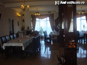 [P31] Pensiunea Select- cealalta parte a restaurantului » foto by luciaoradea
 - 
<span class="allrVoted glyphicon glyphicon-heart hidden" id="av694930"></span>
<a class="m-l-10 hidden" id="sv694930" onclick="voting_Foto_DelVot(,694930,19686)" role="button">șterge vot <span class="glyphicon glyphicon-remove"></span></a>
<a id="v9694930" class=" c-red"  onclick="voting_Foto_SetVot(694930)" role="button"><span class="glyphicon glyphicon-heart-empty"></span> <b>LIKE</b> = Votează poza</a> <img class="hidden"  id="f694930W9" src="/imagini/loader.gif" border="0" /><span class="AjErrMes hidden" id="e694930ErM"></span>