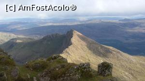 [P13] Marea Irlandei văzută de pe vîrful Snowdon din Parcul Naţional, Wales.  » foto by traian.leuca †
 - 
<span class="allrVoted glyphicon glyphicon-heart hidden" id="av903945"></span>
<a class="m-l-10 hidden" id="sv903945" onclick="voting_Foto_DelVot(,903945,19690)" role="button">șterge vot <span class="glyphicon glyphicon-remove"></span></a>
<a id="v9903945" class=" c-red"  onclick="voting_Foto_SetVot(903945)" role="button"><span class="glyphicon glyphicon-heart-empty"></span> <b>LIKE</b> = Votează poza</a> <img class="hidden"  id="f903945W9" src="/imagini/loader.gif" border="0" /><span class="AjErrMes hidden" id="e903945ErM"></span>