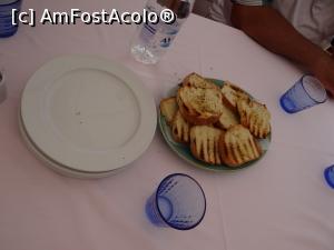 [P04] Am avut ceastă pâine prăjita cu ulei de măsline și oregano la prima vizită la Ta Vrahakia dar nu îmi amintesc dacă a fost comandată sau a fost din partea casei.  » foto by baby eyes
 - 
<span class="allrVoted glyphicon glyphicon-heart hidden" id="av1072740"></span>
<a class="m-l-10 hidden" id="sv1072740" onclick="voting_Foto_DelVot(,1072740,19691)" role="button">șterge vot <span class="glyphicon glyphicon-remove"></span></a>
<a id="v91072740" class=" c-red"  onclick="voting_Foto_SetVot(1072740)" role="button"><span class="glyphicon glyphicon-heart-empty"></span> <b>LIKE</b> = Votează poza</a> <img class="hidden"  id="f1072740W9" src="/imagini/loader.gif" border="0" /><span class="AjErrMes hidden" id="e1072740ErM"></span>