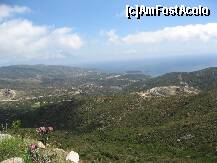 [P02] imagine vazuta de la Panorama Kalamitsi  departe in centru stanga Muntele Athos intre nori. » foto by sandu.53
 - 
<span class="allrVoted glyphicon glyphicon-heart hidden" id="av136327"></span>
<a class="m-l-10 hidden" id="sv136327" onclick="voting_Foto_DelVot(,136327,19692)" role="button">șterge vot <span class="glyphicon glyphicon-remove"></span></a>
<a id="v9136327" class=" c-red"  onclick="voting_Foto_SetVot(136327)" role="button"><span class="glyphicon glyphicon-heart-empty"></span> <b>LIKE</b> = Votează poza</a> <img class="hidden"  id="f136327W9" src="/imagini/loader.gif" border="0" /><span class="AjErrMes hidden" id="e136327ErM"></span>