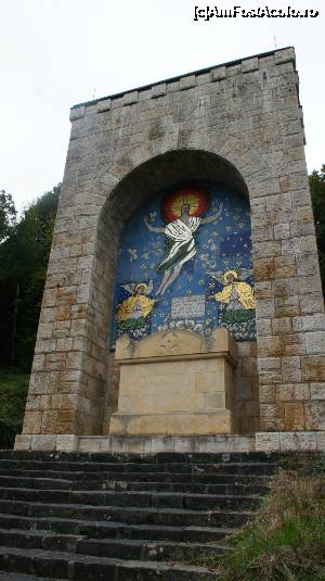 [P05] Mausoleumul de la Ciucea » foto by Mina12
 - 
<span class="allrVoted glyphicon glyphicon-heart hidden" id="av695415"></span>
<a class="m-l-10 hidden" id="sv695415" onclick="voting_Foto_DelVot(,695415,19698)" role="button">șterge vot <span class="glyphicon glyphicon-remove"></span></a>
<a id="v9695415" class=" c-red"  onclick="voting_Foto_SetVot(695415)" role="button"><span class="glyphicon glyphicon-heart-empty"></span> <b>LIKE</b> = Votează poza</a> <img class="hidden"  id="f695415W9" src="/imagini/loader.gif" border="0" /><span class="AjErrMes hidden" id="e695415ErM"></span>