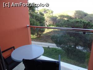 [P25] Hotel Aqua Pedra Dos Bicos - balconul micuț, în care încăpeau doar măsuța și cele două scaune.  » foto by Cris
 - 
<span class="allrVoted glyphicon glyphicon-heart hidden" id="av729059"></span>
<a class="m-l-10 hidden" id="sv729059" onclick="voting_Foto_DelVot(,729059,19716)" role="button">șterge vot <span class="glyphicon glyphicon-remove"></span></a>
<a id="v9729059" class=" c-red"  onclick="voting_Foto_SetVot(729059)" role="button"><span class="glyphicon glyphicon-heart-empty"></span> <b>LIKE</b> = Votează poza</a> <img class="hidden"  id="f729059W9" src="/imagini/loader.gif" border="0" /><span class="AjErrMes hidden" id="e729059ErM"></span>