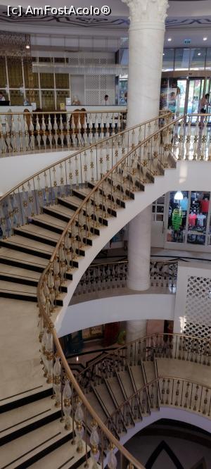 [P12] scara cea somptuoasa » foto by michaela_1961
 - 
<span class="allrVoted glyphicon glyphicon-heart hidden" id="av1328517"></span>
<a class="m-l-10 hidden" id="sv1328517" onclick="voting_Foto_DelVot(,1328517,19722)" role="button">șterge vot <span class="glyphicon glyphicon-remove"></span></a>
<a id="v91328517" class=" c-red"  onclick="voting_Foto_SetVot(1328517)" role="button"><span class="glyphicon glyphicon-heart-empty"></span> <b>LIKE</b> = Votează poza</a> <img class="hidden"  id="f1328517W9" src="/imagini/loader.gif" border="0" /><span class="AjErrMes hidden" id="e1328517ErM"></span>