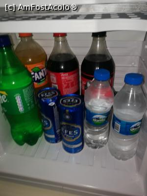 [P25] Minibar reumplut zilnic...  » foto by M'Liviu
 - 
<span class="allrVoted glyphicon glyphicon-heart hidden" id="av1087188"></span>
<a class="m-l-10 hidden" id="sv1087188" onclick="voting_Foto_DelVot(,1087188,19722)" role="button">șterge vot <span class="glyphicon glyphicon-remove"></span></a>
<a id="v91087188" class=" c-red"  onclick="voting_Foto_SetVot(1087188)" role="button"><span class="glyphicon glyphicon-heart-empty"></span> <b>LIKE</b> = Votează poza</a> <img class="hidden"  id="f1087188W9" src="/imagini/loader.gif" border="0" /><span class="AjErrMes hidden" id="e1087188ErM"></span>